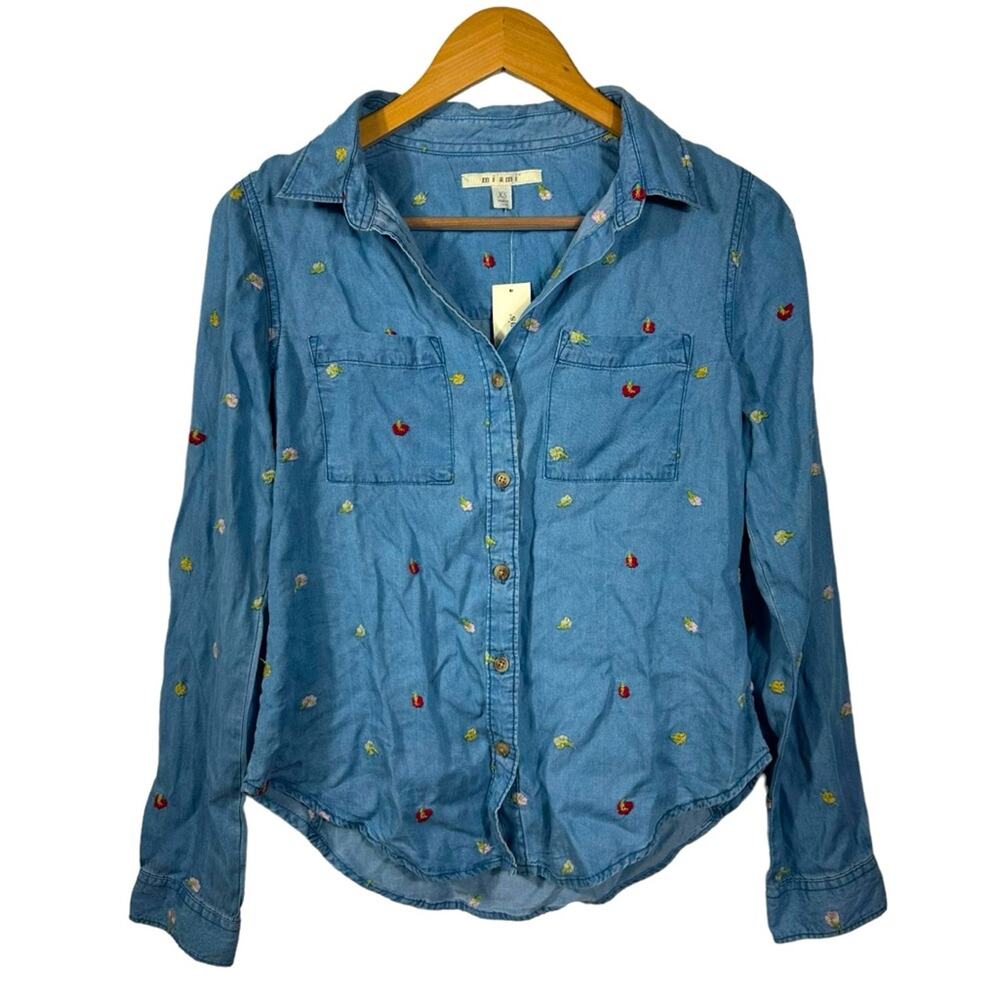 NEW Francesca's Mi Ami Chambray Embroidered Button Down Top Size XS